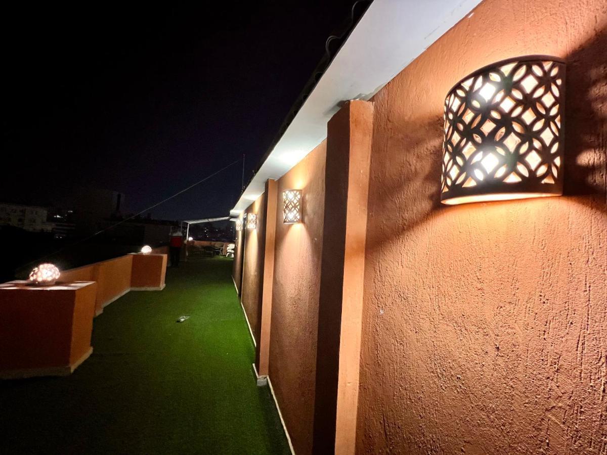 Grand Pyramids Inn Kafret el-Gabal Eksteriør billede