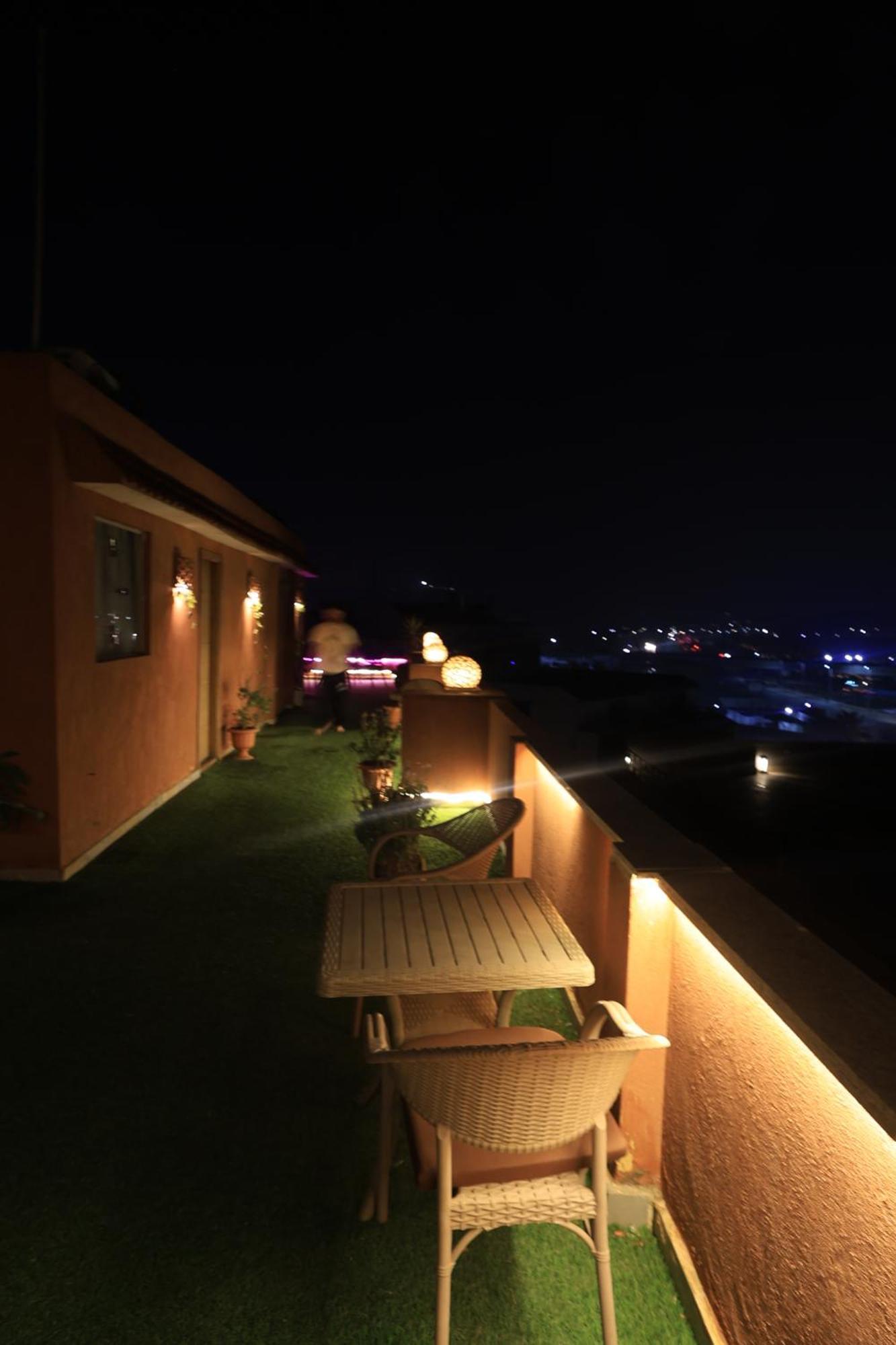 Grand Pyramids Inn Kafret el-Gabal Eksteriør billede
